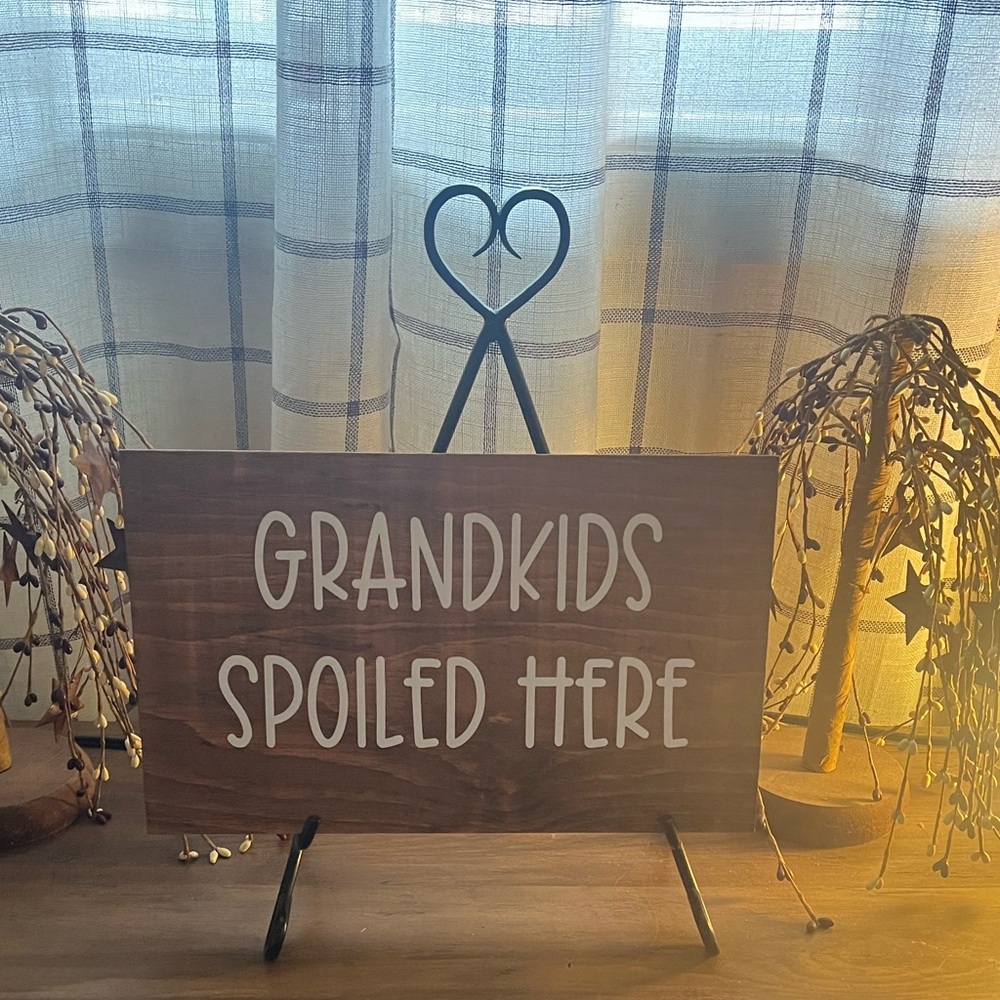 Wooden decoration for grandparents.